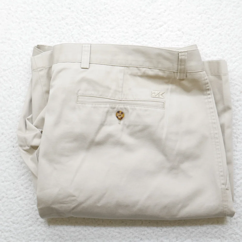 Cutter & Buck Shorts Mens Size 46 Classic Beige Flat Front Logo Back Pocket